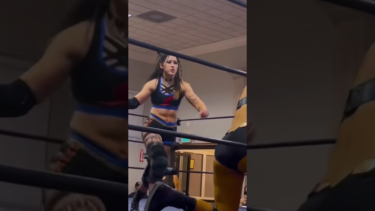 Mean shot to the kidney from Reka Tehaka 