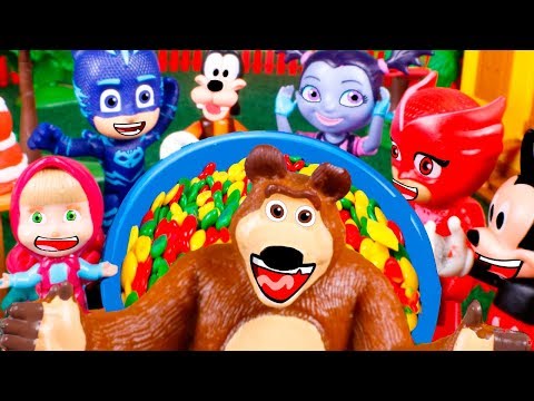 Masha y el Oso Juguetes en Español 💙 Masha da una fiesta sorpresa de Oso 🎉🐻🎊