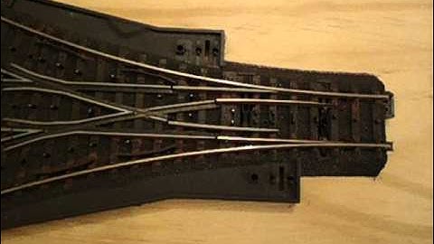 Marklin 3 way point switch using a SG 90 servo