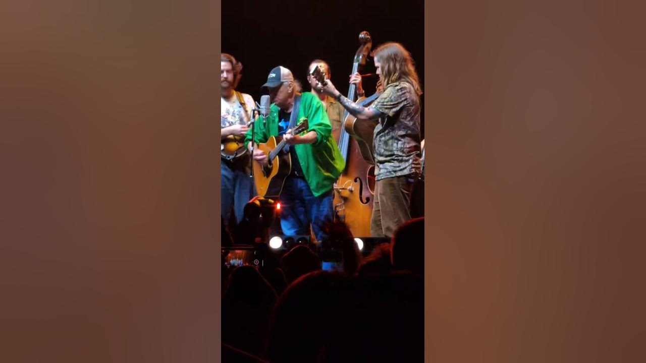 Billy Strings jams with dad Terry! Allstate Chicago May 25 2024