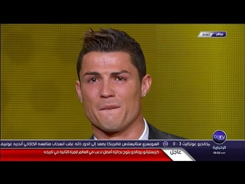 لحظة اعلان تتويج كريستيانو رونالدو بالكرة الذهبية 2013 وبكاؤه