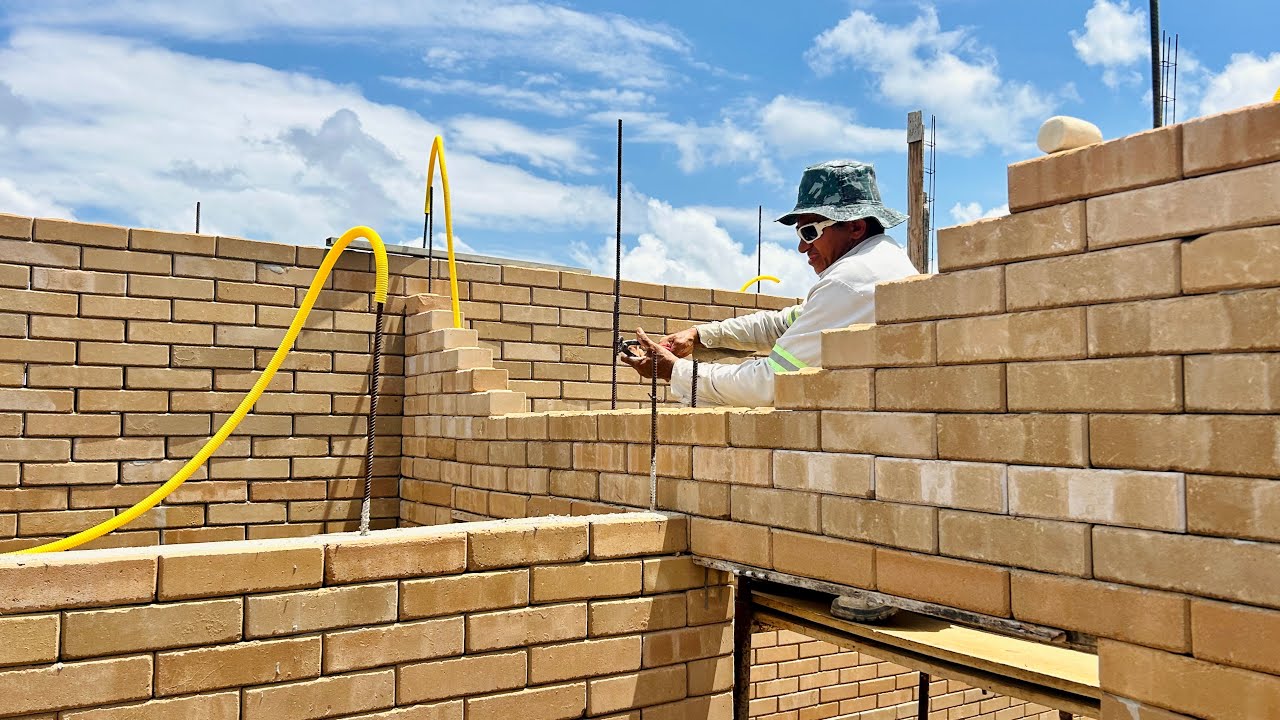 FINALIZAMOS MAIS UMA PAREDE DO QUARTO - TIJOLO ECOLOGICO
