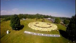 Urdu Report: Smiley Face Guinness Book World Record by Majlis Khuddam-ul-Ahmadiyya Canada