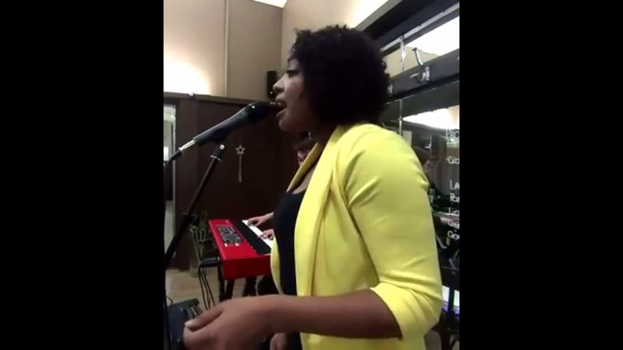 Sunita Lowinski en Showcase ("beautiful" Mali music)