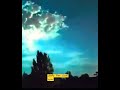 إنفجار البرق ف وسط الغيوم شاهد كميه الضوء