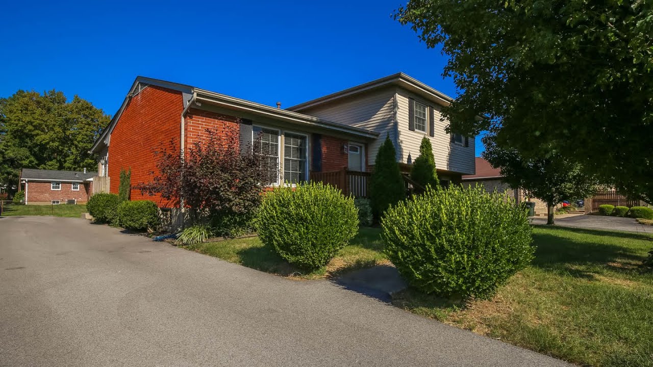 9118 Hurstbourne Lane Louisville, Kentucky Paige CooperMoore