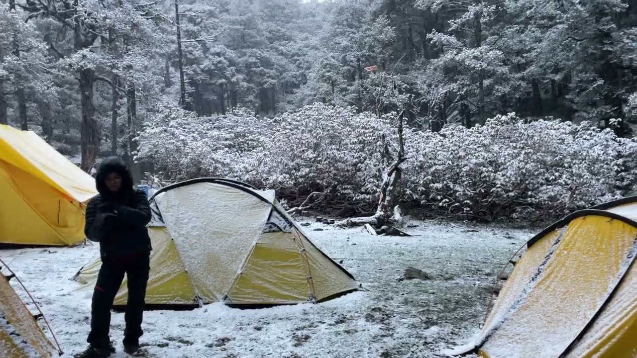 Season's first snowfall at Tali campsite | Kuari Pass Trail