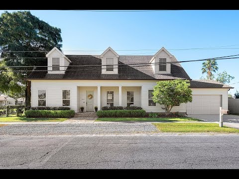 SOLD :: Bucktown Home for sale at 400 Live Oak St Metairie LA