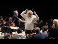 Capture de la vidéo Rattle Conducts R. Wagner Siegfried "Heil Dir, Sonne Heil Dir, Licht"  Anja Kampe & Simon O´neill
