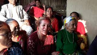 १८ वर्ष पछि हेम थापा घर पुग्दा गाउलेको रुवाबासी बुढी आमा हेरेको हेरै hem thapa come back Nepal
