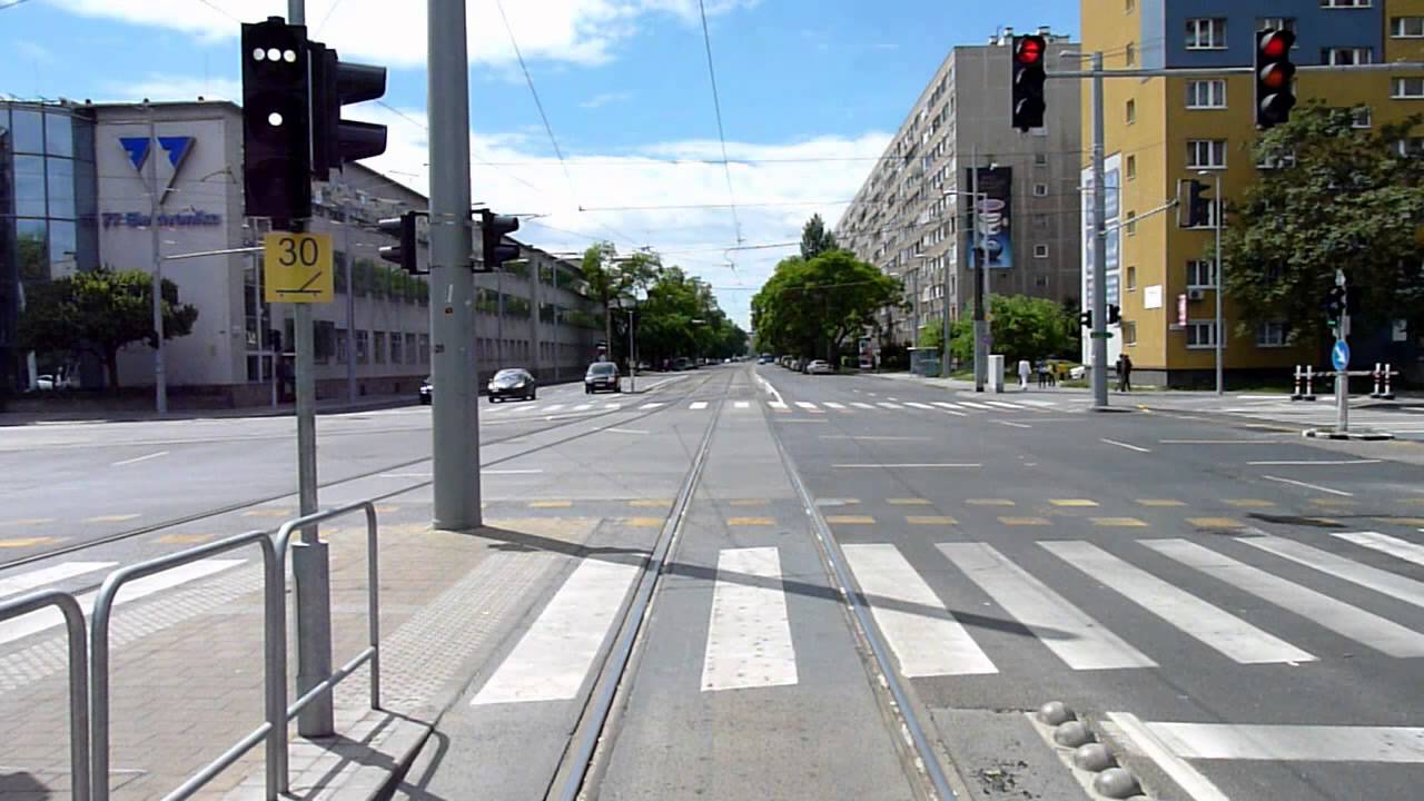 41-61-es villamos (Széll Kálmán tér-Kamaraerdei Ifjúsági Park)