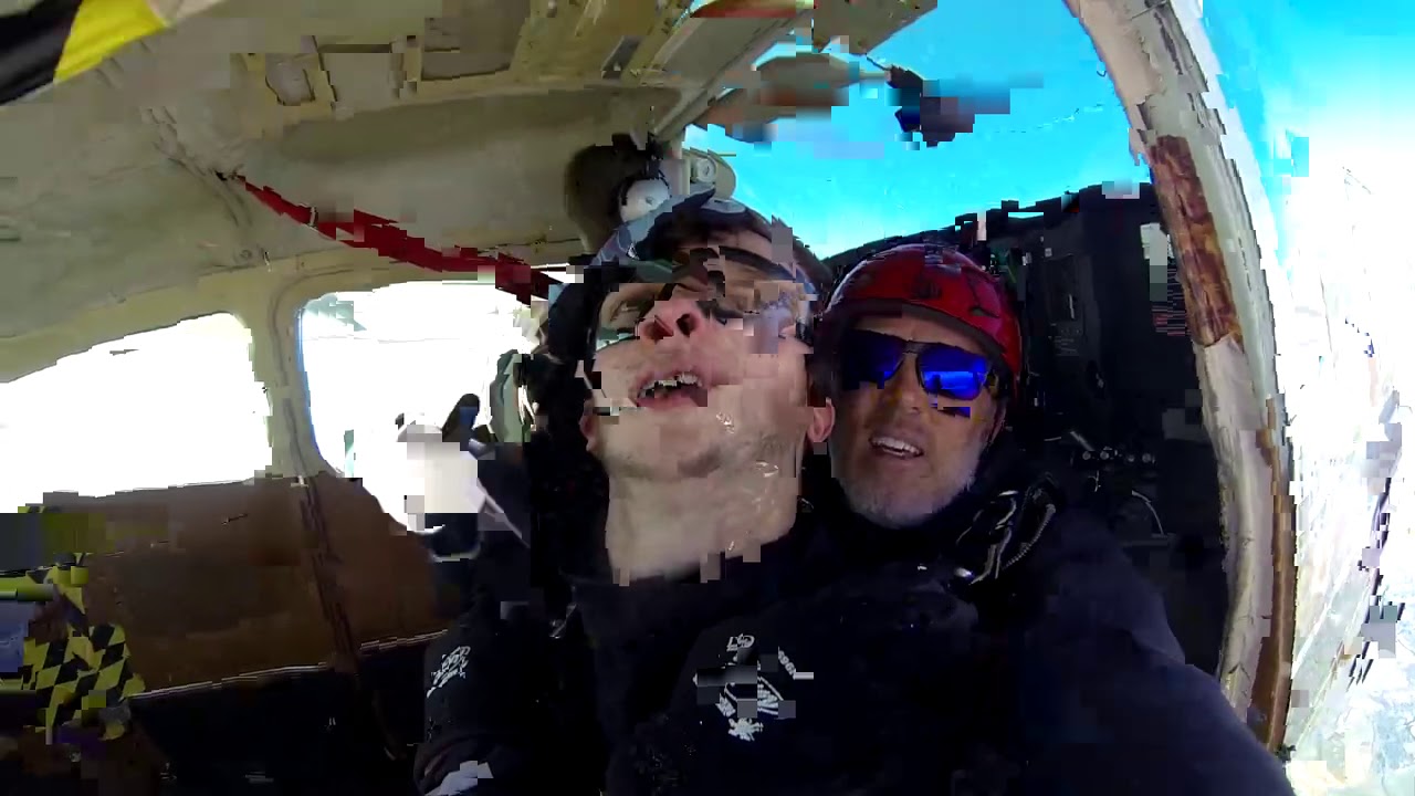Ryan Cardwell's Tandem skydive!