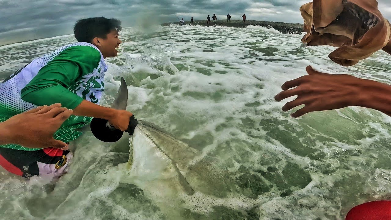 Kailangan Salubungin Ang mga Mamaw sa Malalim! Encountering Giant Trevally
