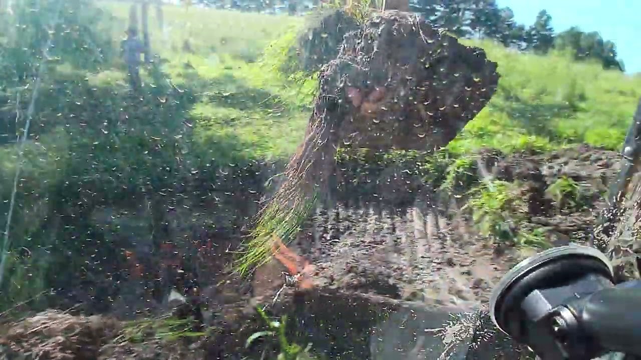 Sany com lâmina dando início a mais um serviço 