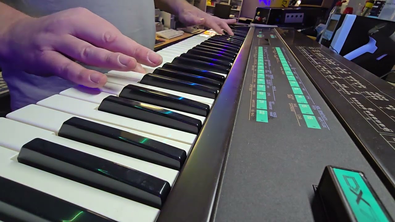 Testing the repaired Yamaha DX7