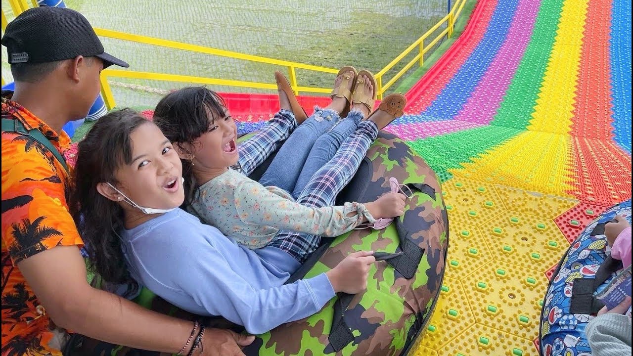 BERMAIN DI TAMAN PERMAINAN ANAK 🛝  RAINBOW SLIDE 🌈 | Salsa and family