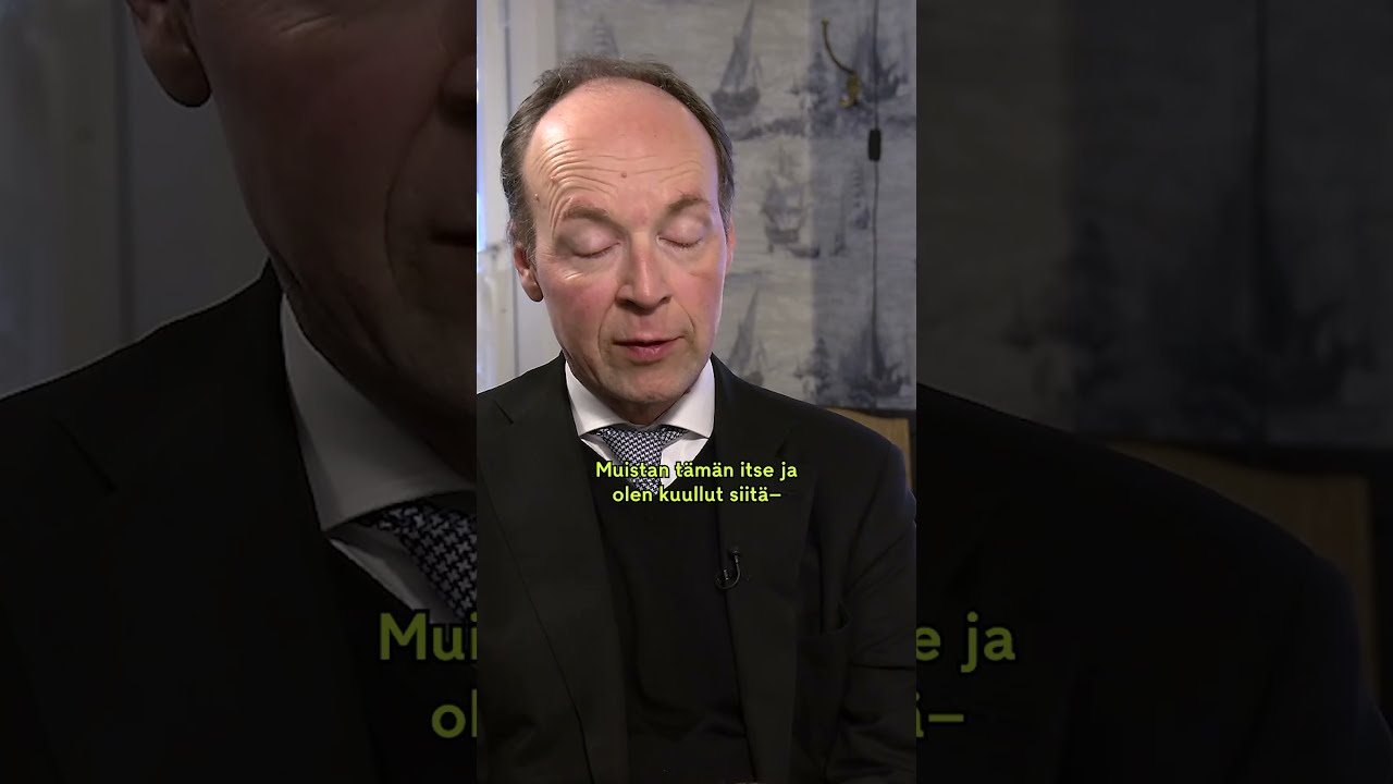  Jussi Halla aho ja ananasrenkaat