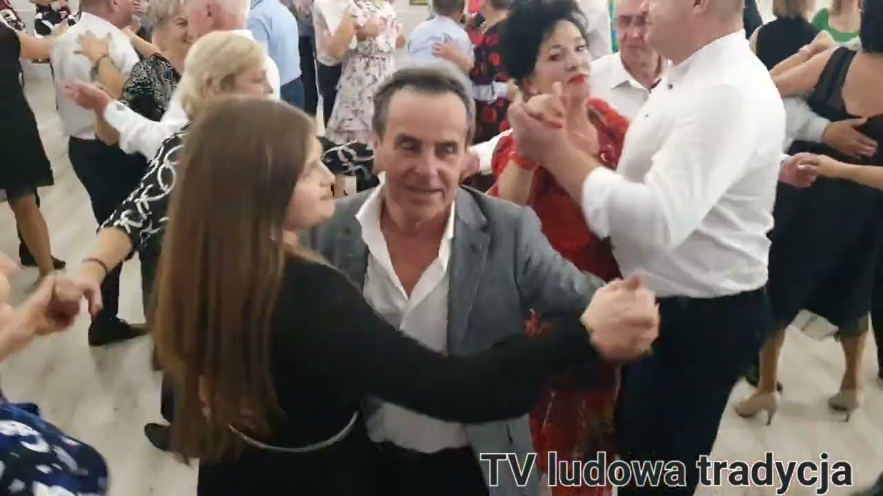 ROMANTYCZNY walczyk na potańcówce w Złotym Dworze a goście zauroczeni wprost płyną po parkiecie 