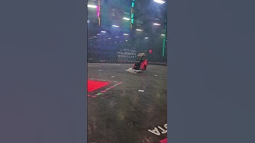 Is vertical spinner the best weapon? #battle #battleofrobots #robotics #robots #shorts