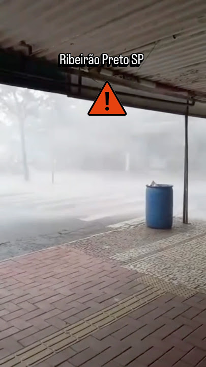 Chuva e ventos fortes causam desabamento em Ribeirão Preto