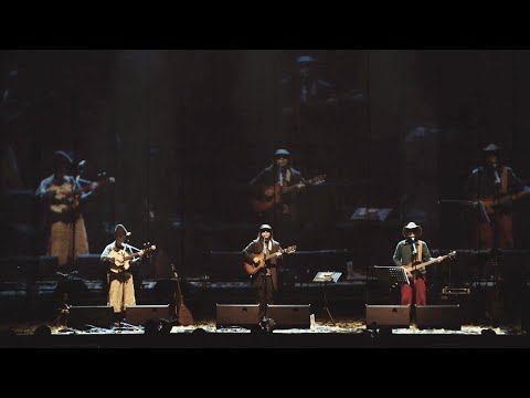 “横切面组合” （周云蓬，小河，万晓利）- 飞的高的鸟不落在跑不快的牛的背上（2015年，野孩子工体演唱会 live performance ）