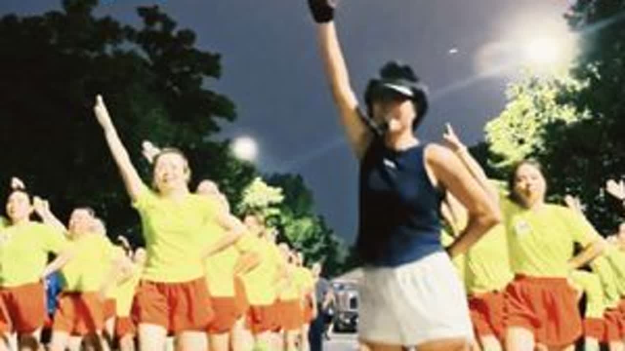 #消耗卡路里 明人不说暗话：摇起来💃💃💃#乖乖原创健身操