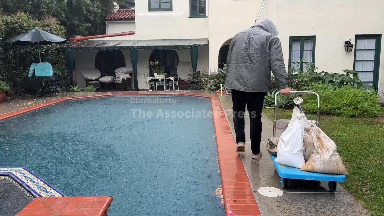 Powerful holiday storm lashes Southern California and brings flash ...