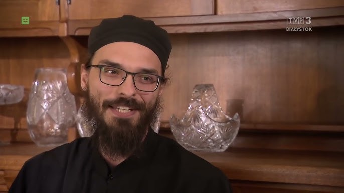 Qizil qalpoqcha jinsiy aloqasini tomosha qiling