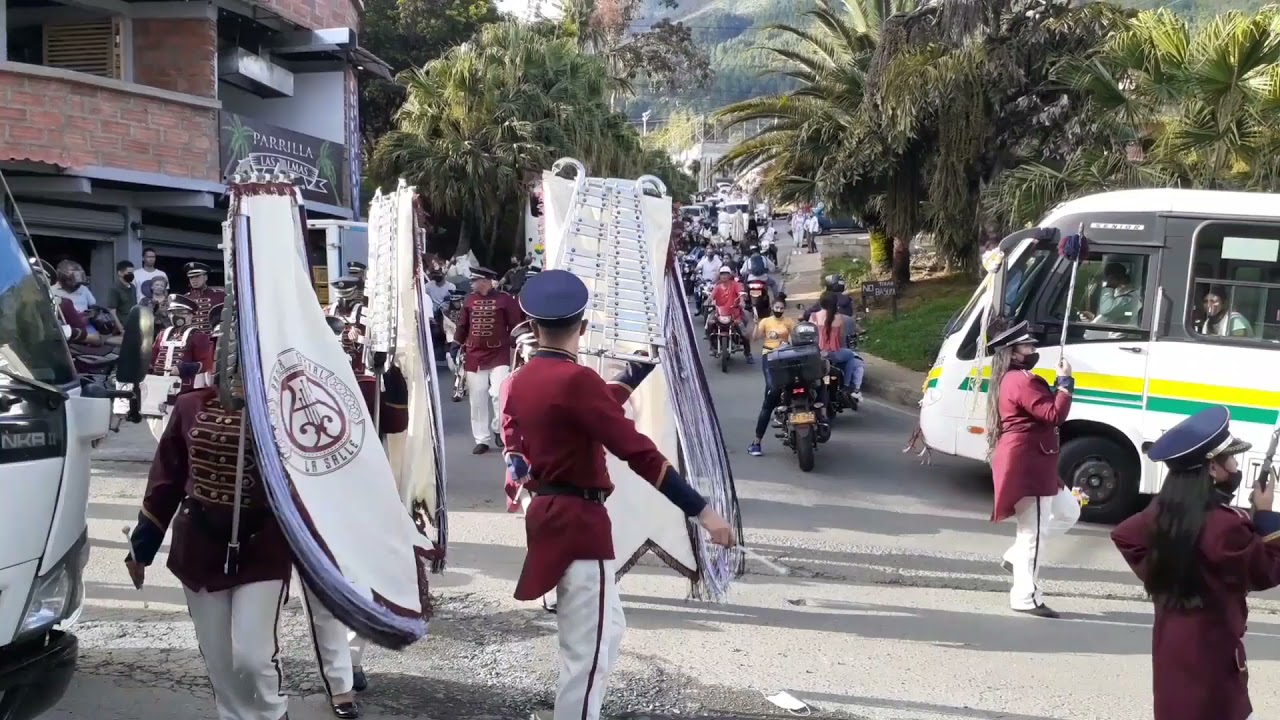 𝐁𝐚𝐧𝐝𝐚 𝐋𝐚 𝐒𝐚𝐥𝐥𝐞 𝐁𝐞𝐥𝐥𝐨 𝐀𝐧𝐭𝐢𝐨𝐪𝐮𝐢a  2021