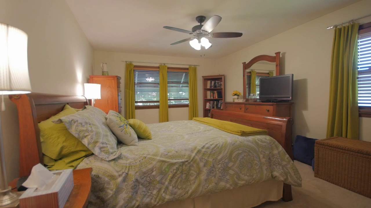 Spacious quad-level home in Rock Island, IL