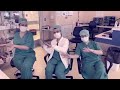 Gli infermieri di Bologna cantano «attenti al lupo» in tuta anti-contagio