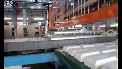 Full Automatic Mechanical Arm Vacuum Forming  Cutting and Stacking Machine