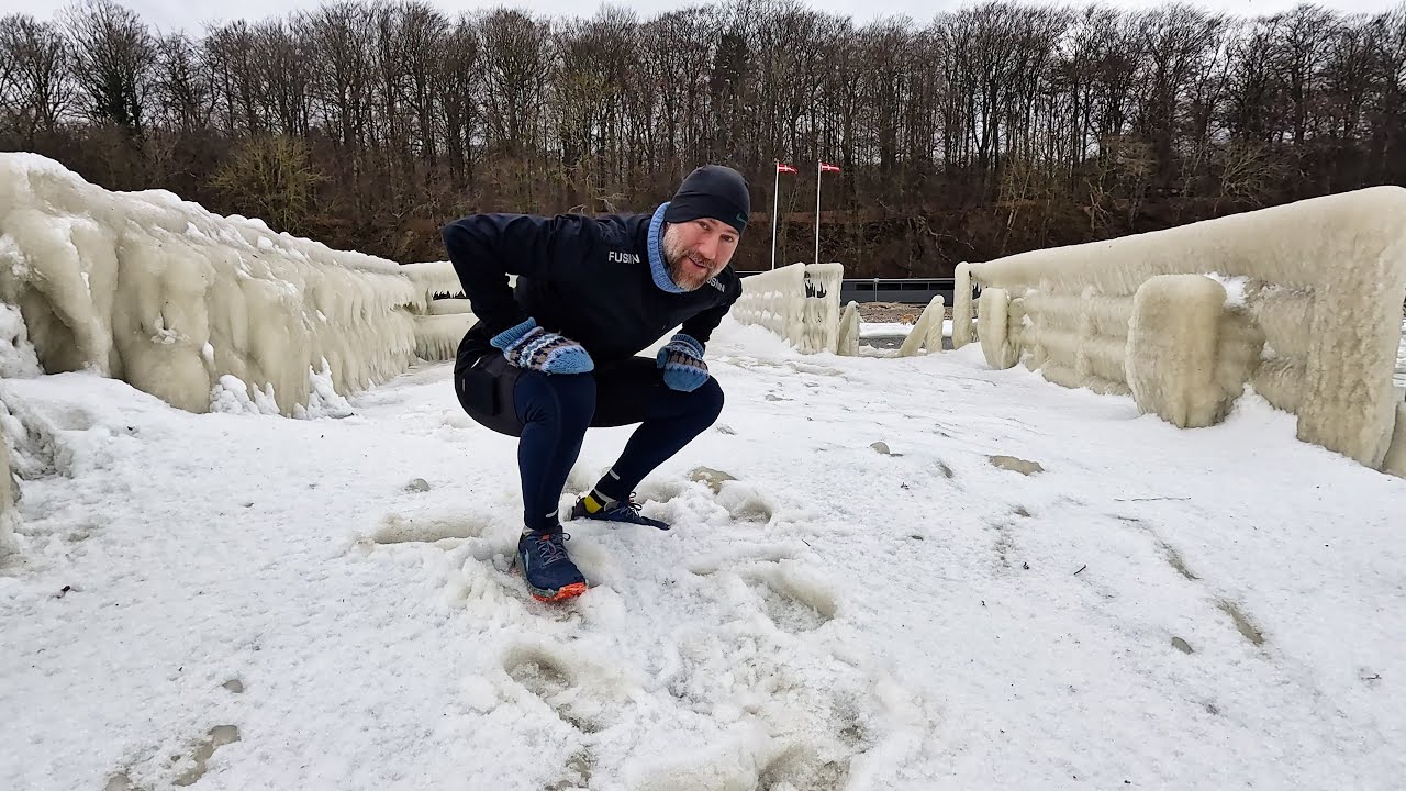 Halfdan Runs - to icicle-covered Ballehage and back - autumn forest and winter beach
