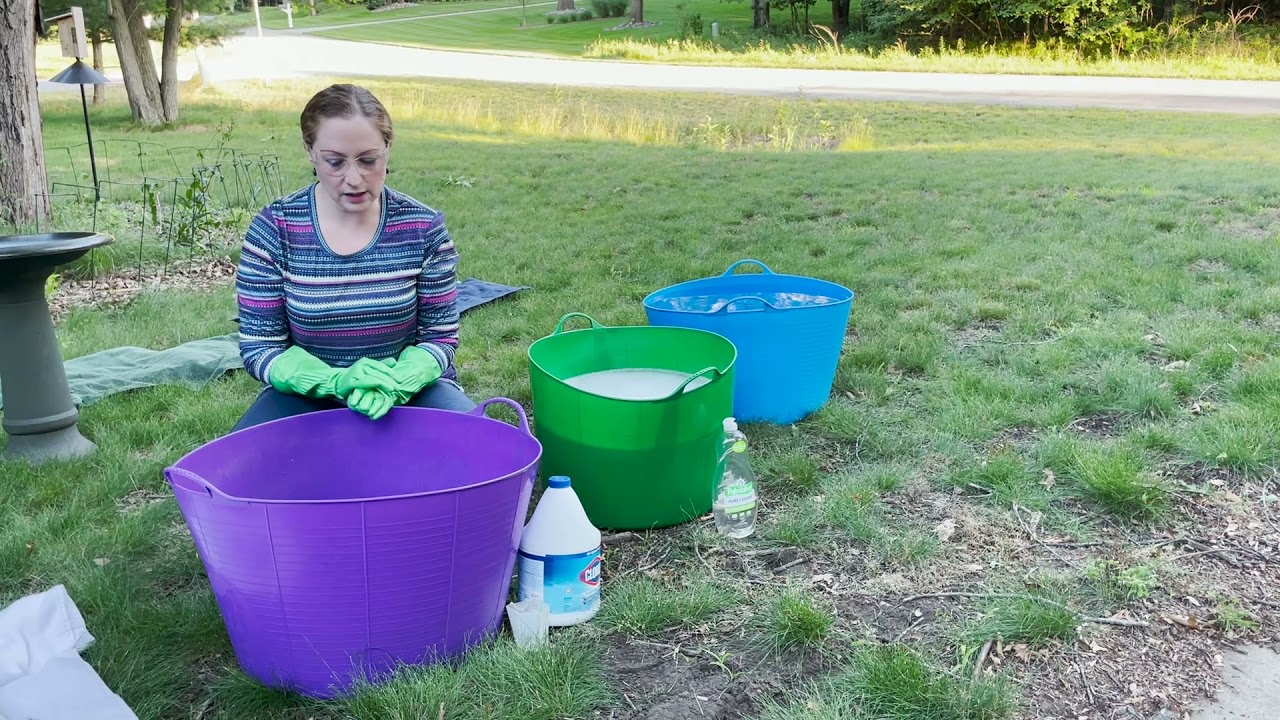 Mondays with Martha #60 Part 2 - How to Clean Bird Feeders & Baths