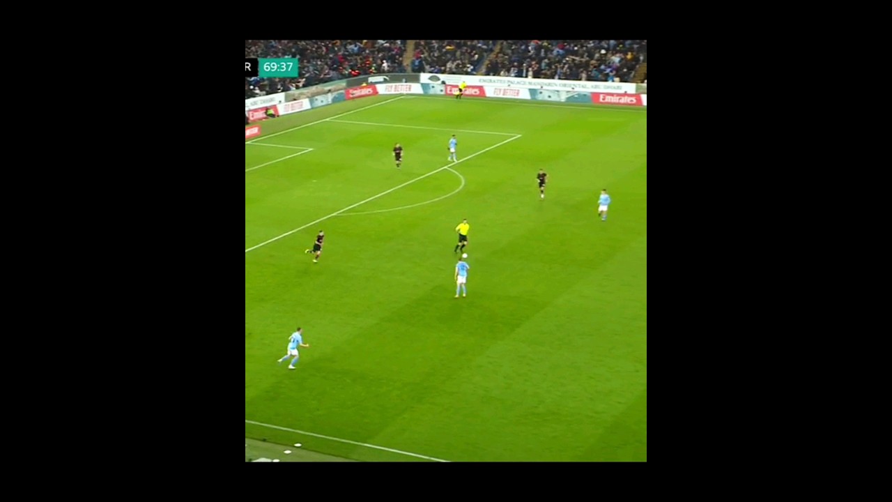 Manchester City fans do the poznan! 😯