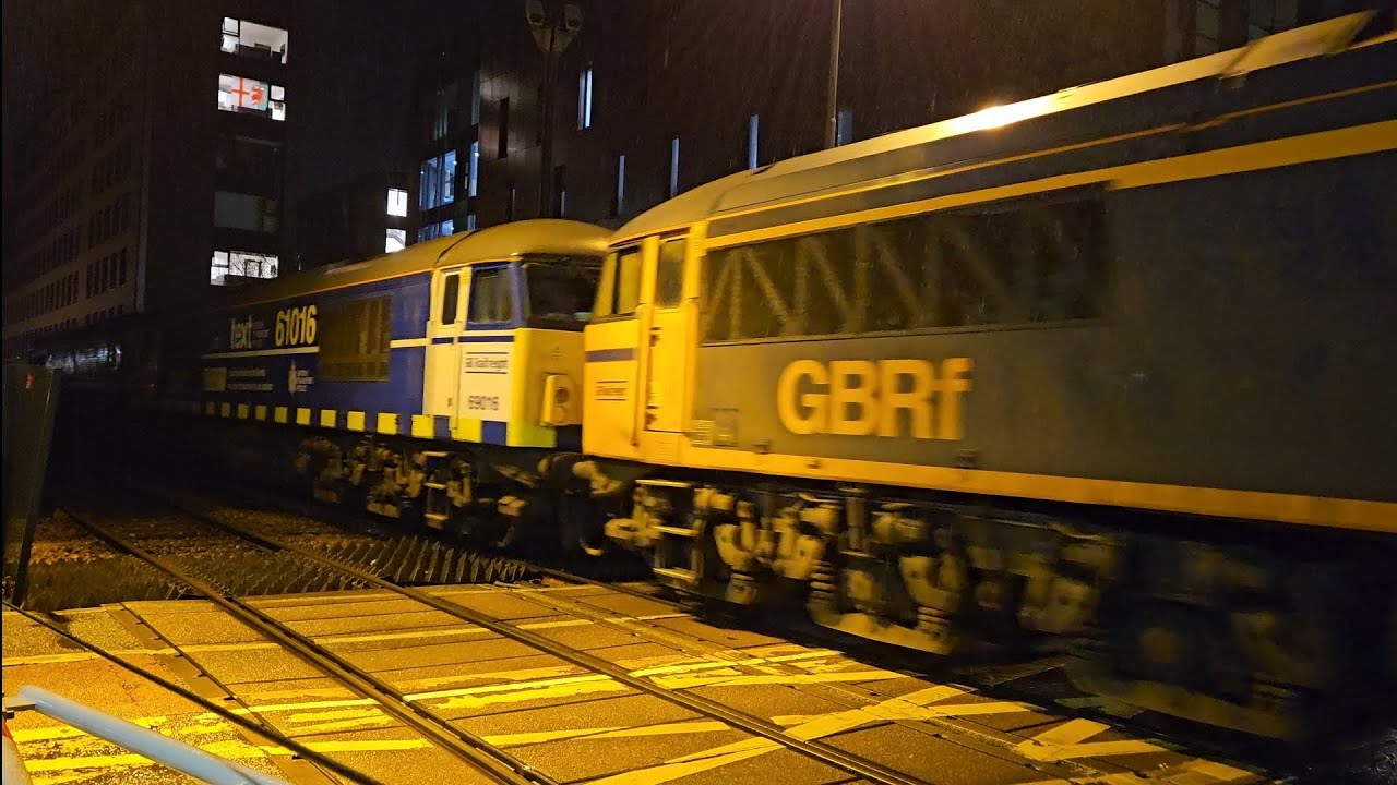 Trains at Lincoln on 17/01/2026 including broken wheel on a wagon to Toton TMD ,and 4 locos 