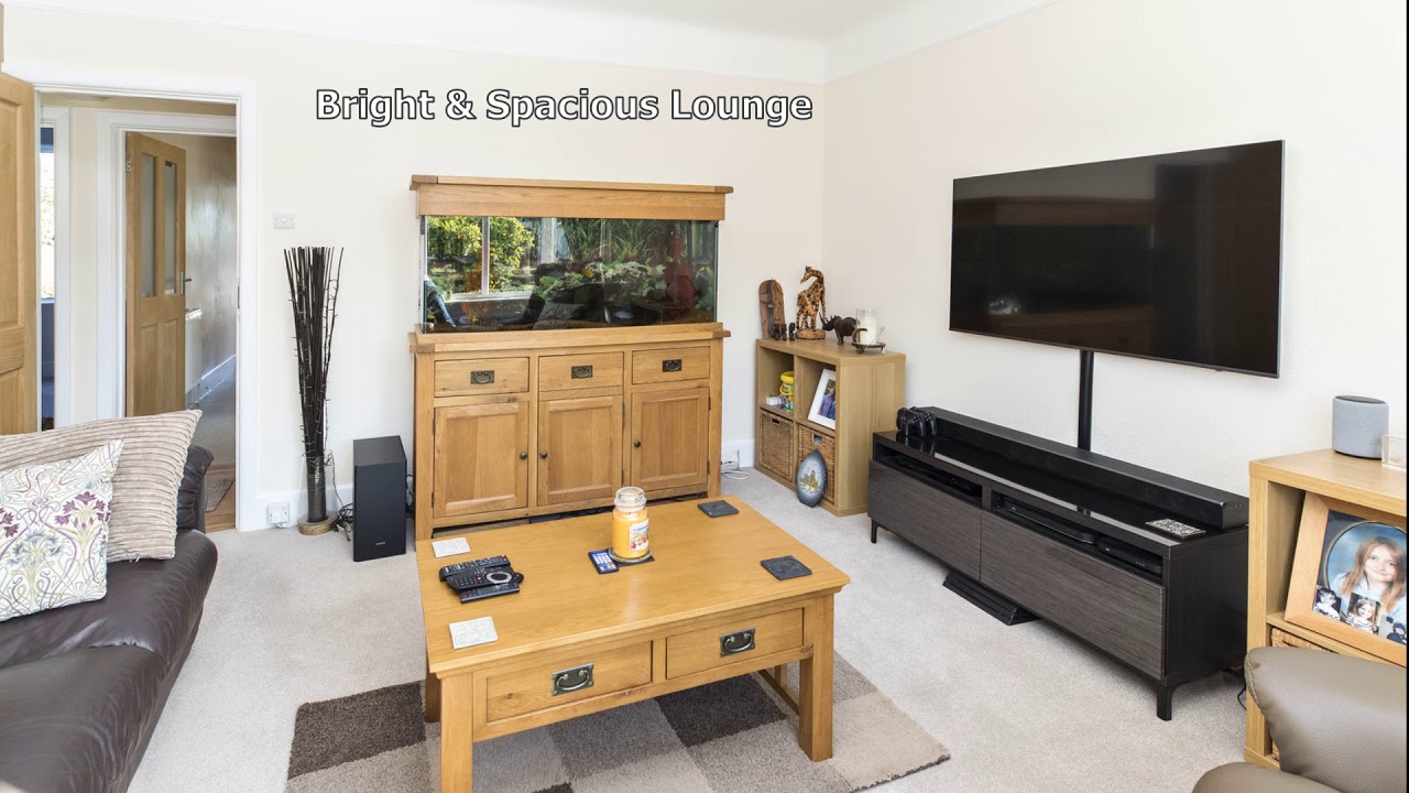 Modern Ground Floor Apartment with Conservatory & Private Garden