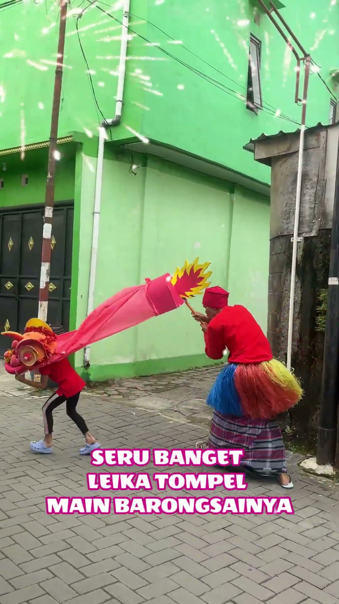 LEIKA TOMPEL MAIN BARONGSAI ? SERU BANGET ‼️#viralshorts #leika #shots