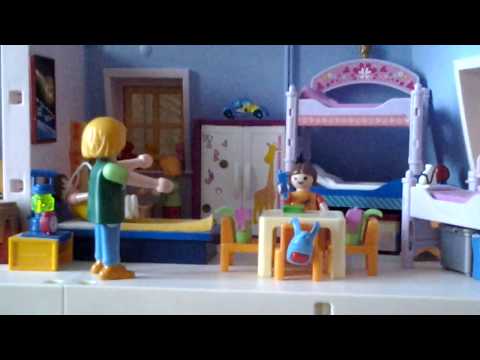 [playmobil]-les-enfants-rangent-leur-chambre-!