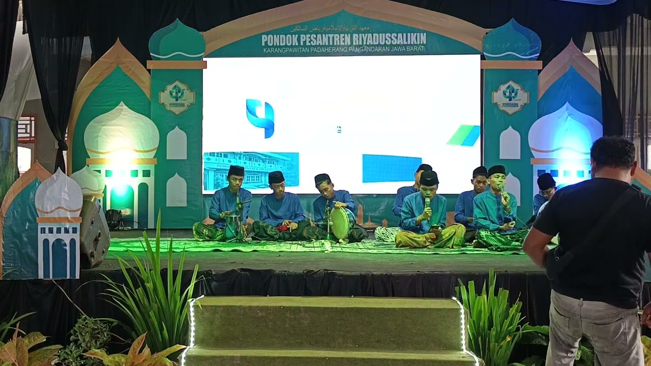 TERBANGAN ANWARUSSHOLAWAT PAMARICAN - CIAMIS | MILAD 43 PONDOK PESANTREN RIYADUSSALIKIN