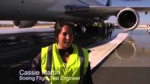 Boeing 747 8 performs ultimate rejected takeoff 27