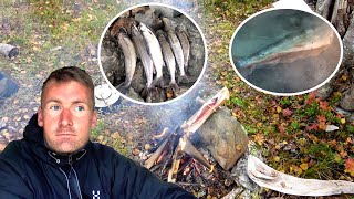 10 people compete for $500,000 to survive in the wild, A man eats fish every day