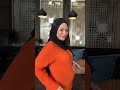 Ibu Hamil Bahagia Tunjukkan Perut Kehamilan