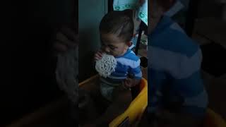 Kriuk...kriuk...uaaahhhhh