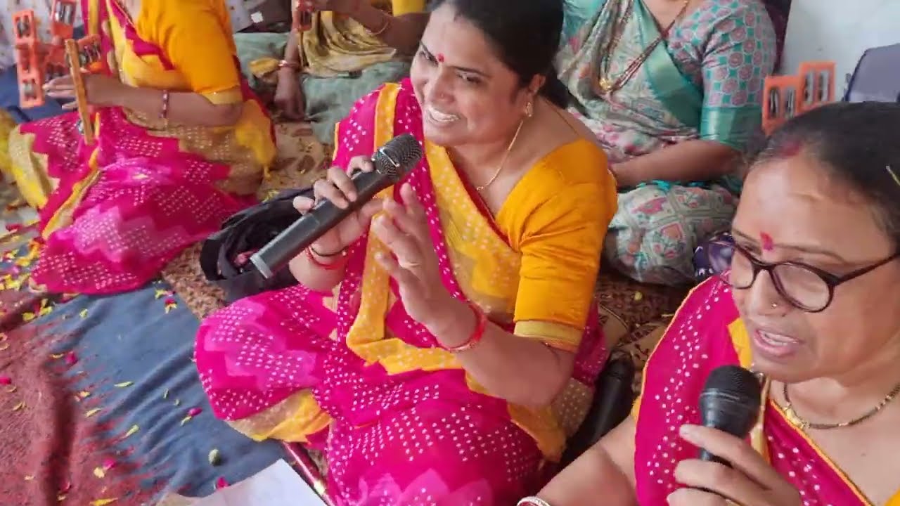 🌷લખેલું છે 🌷માં  નુ ભજન 🌷ઘડપણ માં કોઈ નથી 