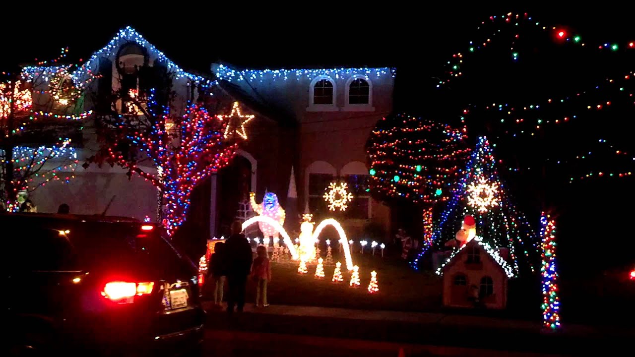 Christmas lights set to music... Visalia, CA YouTube