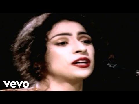 Music video by Marisa Monte performing Maria De Verdade. © 1996 Monte Criação E Produção Ltda

http://vevo.ly/C4H56O