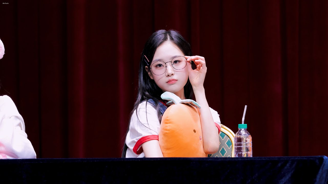 250322 [충격🔥] 지여니 시력 알게된 썰 푼다..👀 근데 이제 대환장을 곁들인😱💥  tripleS S24 JIYEON 4K FanCam @tripleS VV Fansign