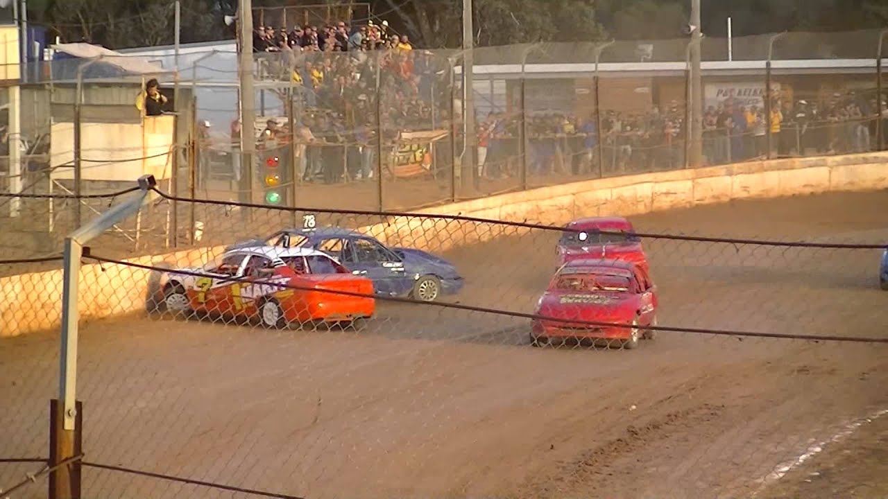 WA Street Stock Title Crashes | Narrogin Speedway | 6th April 2014