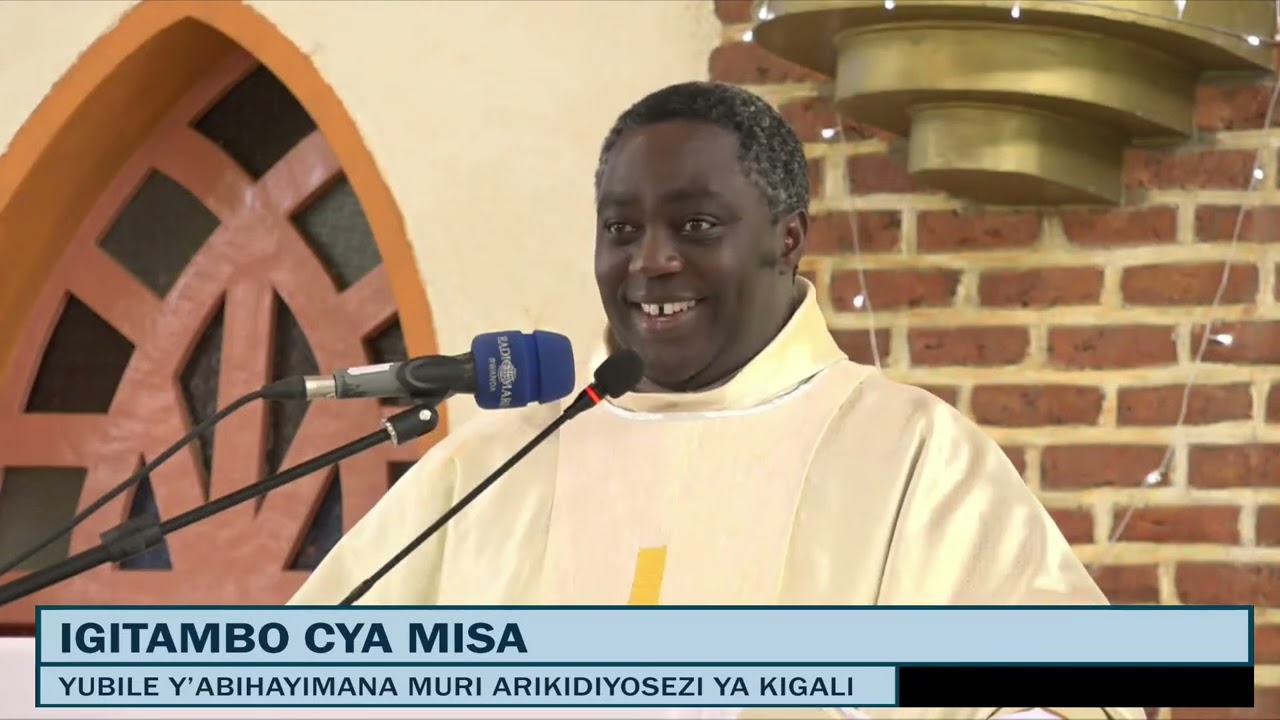 PADIRI EUGENE NIYONZIMA AVUZE IGISOBANURO CY'UBUVANDIMWE MU BURYO BUTANGAJE/YUBILE Y'ABIHAYIMANA